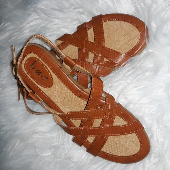 Sandals - Picture 2 of 6